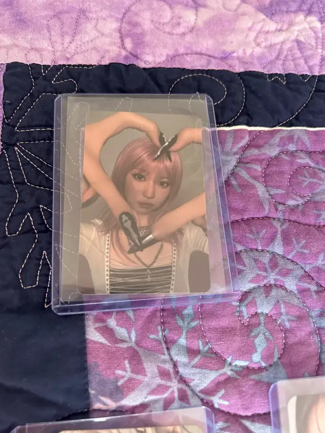 Trading Photocards543881151959552007