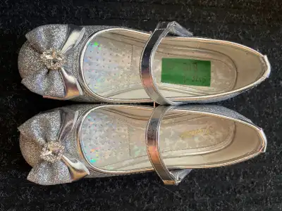 Girls Silver Dress Shoes Size 1, View more
