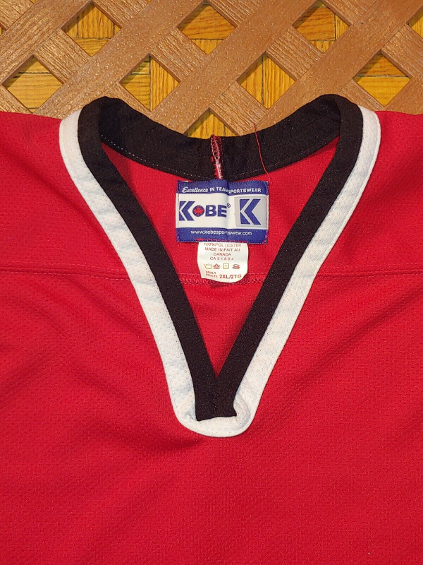 Men's Hockey Jersey Vintage 2XL Red Black White KOBE Blank( NEW) in Men's in Mississauga / Peel Region - Image 4