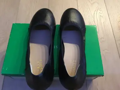 Woman Simple Plain Dress Shoes, View more