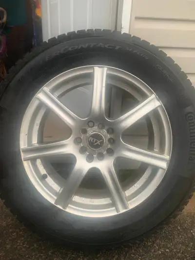 Presque neufs!!! 4 pneus Continental Winter Contact SI plus, grandeur 225/65/R17, montés sur rim RTX...