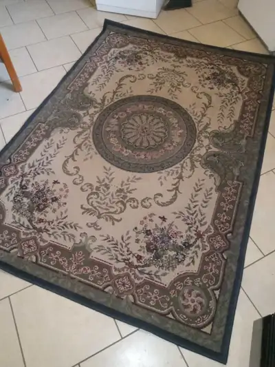 Traditional Floral Area Rug, View more