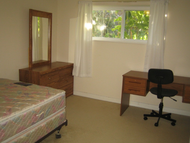 Bedroom Available Now Room Rentals & Roommates Burnaby/New