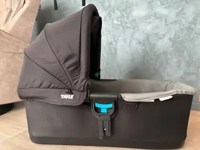 This Thule bassinet is for the Thule Urban Glide 2 Stroller. It is in mint condition, used only thre...