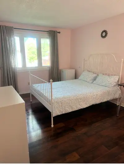 A private specious fully furnished master bedroom in a 4 bedrooms house, in a very safe neighbourhoo...