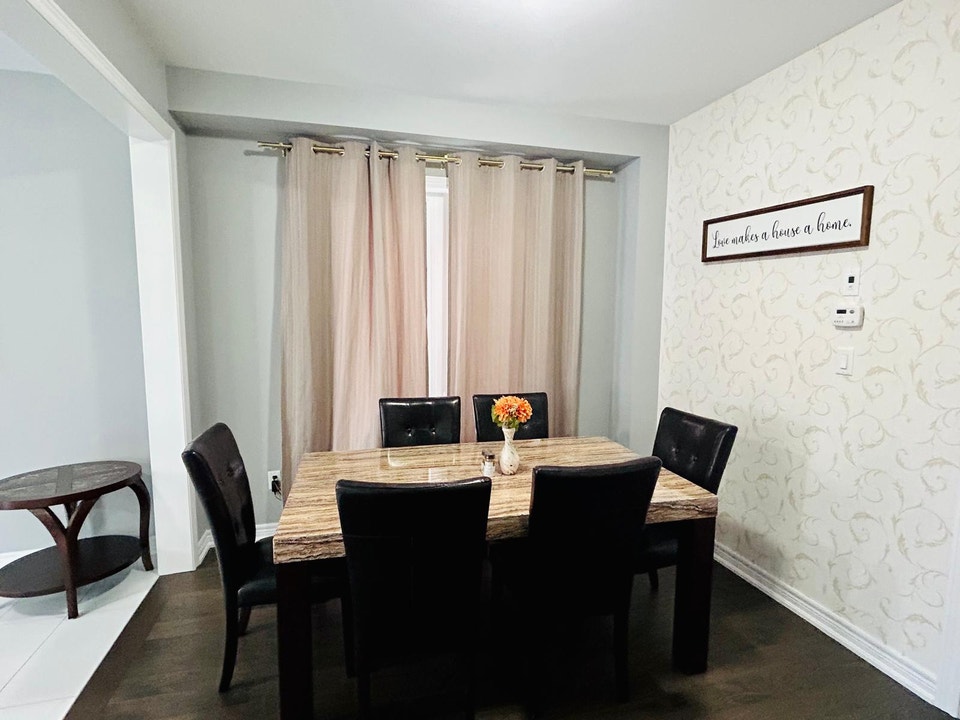 4 Bedroom Fully Furnished House for Rent in Brampton 3