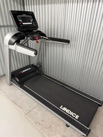 Landice L7 Pro Treadmill, View more