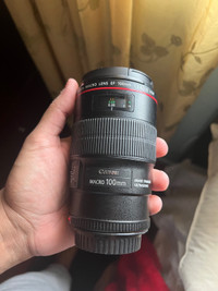 Canon EF 100mm 2.8 Macro lens 