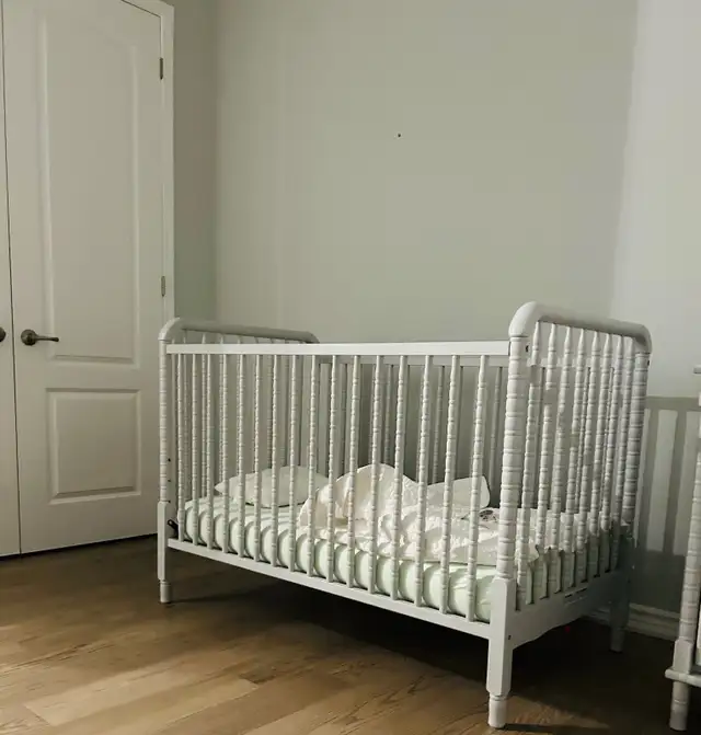 Crib by Jenny Lind with NEW Toddler Rail in Cribs in Mississauga / Peel Region - Image 3