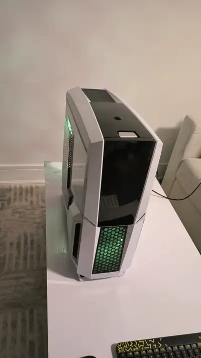 Specs: Ryzen 1600X CPU MSI X370 Gaming Pro Carbon ATX Motherboard 16GB DDR4 3200MHz Ram 980ti graphi...