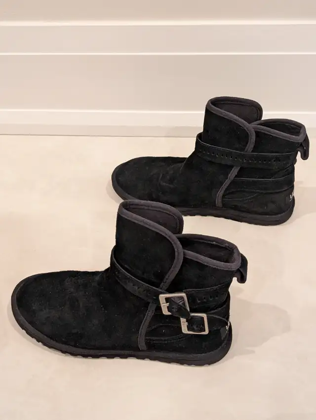 UGG Australia W Leni Black Water-Resistant Buckle Boots Size 7 in Women's - Shoes in Markham / York Region - Image 7