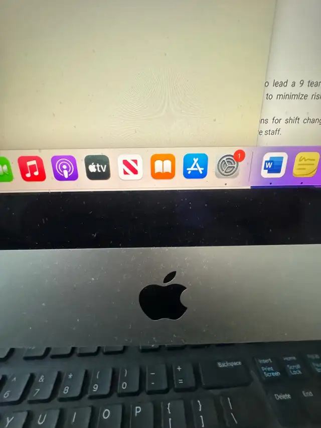 Apple iMac 27 inch, Late 2015, 5k display, 500gb ssd, 24 gb RAM in Desktop Computers in Markham / York Region - Image 6