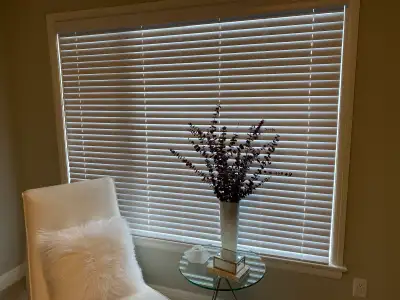 Two Shade O Matic 2 ½” Faux wood Horizontal Cordless Blinds; excellent quality; Colour: white; easy...