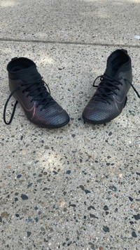 Nike soccer kids shoes 