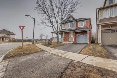 1 bedroom walkout basement room- 3 min walk to UOIT in north Osh