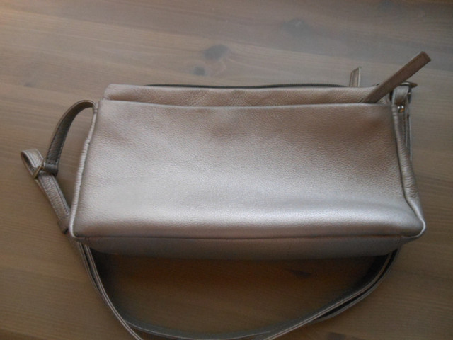 Clutch Purse in Women's - Bags & Wallets in Kelowna