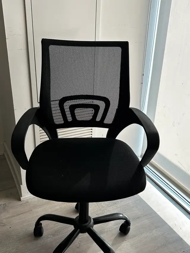 computer Chair in very good condition  in Chairs & Recliners in Mississauga / Peel Region - Image 4