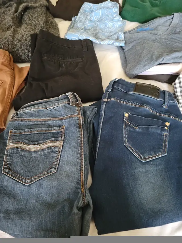 Miscellaneous clothing, young adult, women, men in Multi-item in City of Toronto - Image 4