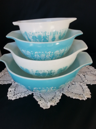 Pyrex Turquoise Amish Butterprint Cinderella Bowls These items are a wonderful vintage full set of 4...