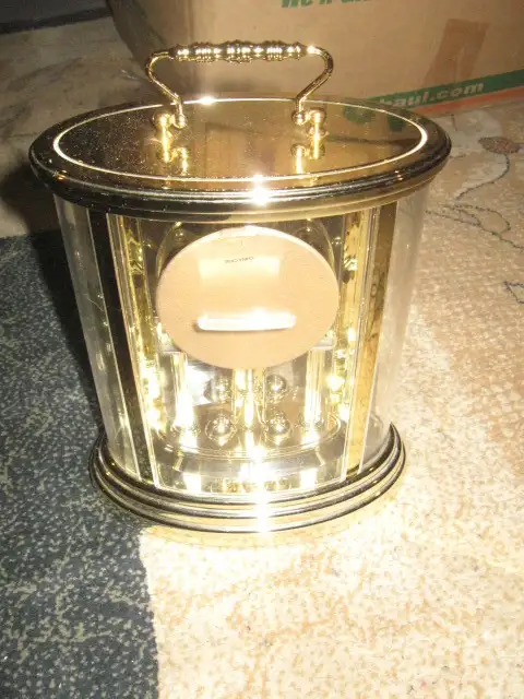 Bulova Westminster Table Clock with Batteries in Home Décor & Accents in Ottawa - Image 5