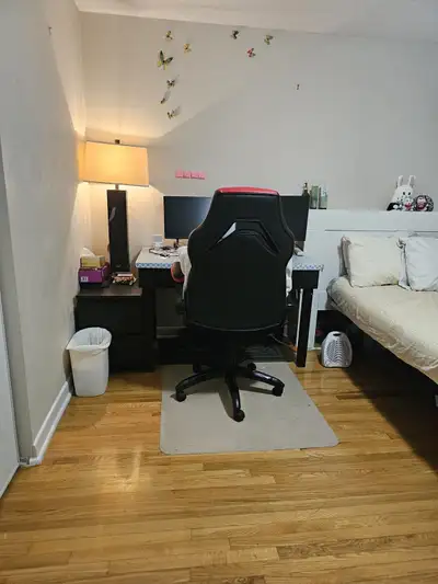 Room Available Now ,2026 all utilities included 850 but we can negotiable the Room big the bed is ki...