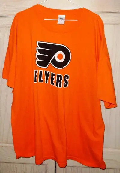 Philadelphia Flyers XXL T-Shirt Pre-Worn Bulletin Brand 100% Cotton Asking $10.00. See photos for co...