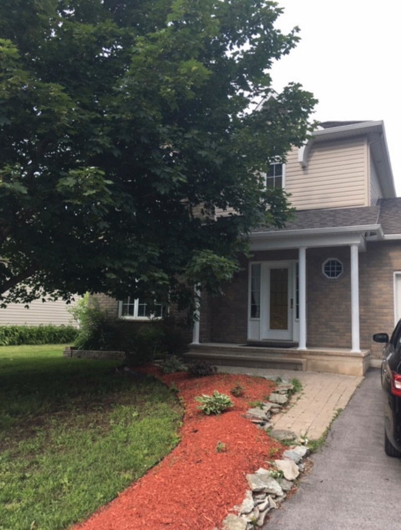 3+1 bedroom single house at Rivermead/Aylmer! October is Free! Long