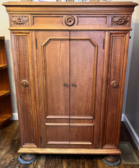 Antique Victor Victrola Credenza