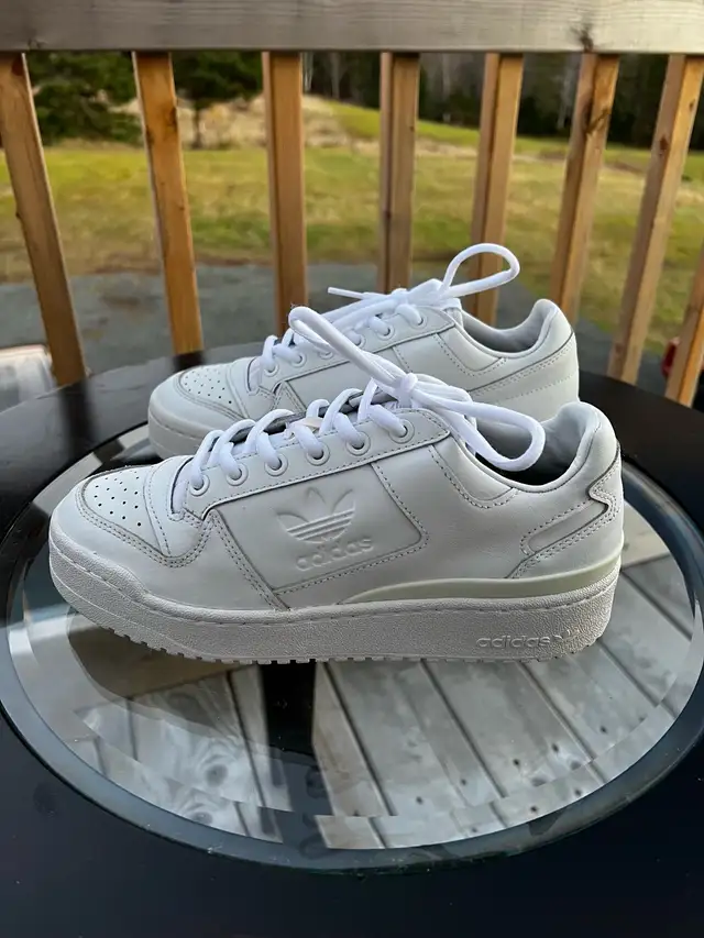 Adidas Forum Bold Triple White Logo Women's Sneakers 7.5 sz in Women's - Shoes in Cape Breton - Image 7