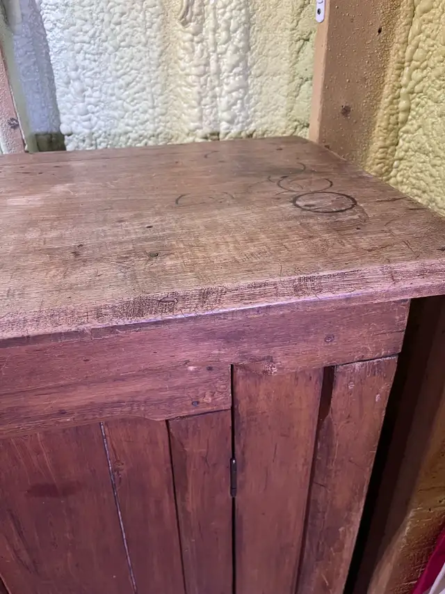 Meuble antique 2 portes avec 3 tablettes in Hutches & Display Cabinets in Sherbrooke - Image 4