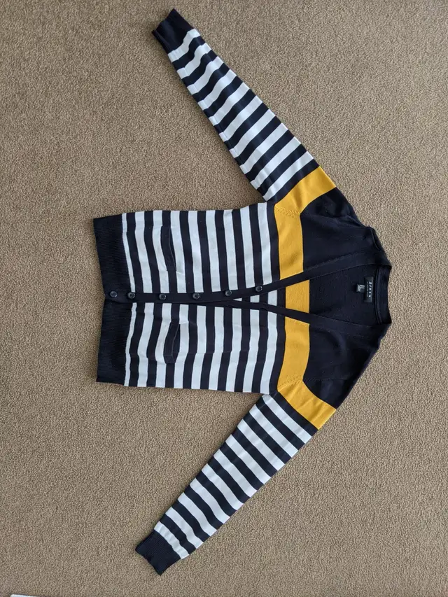 Men’s sweater in Men's in Calgary - Image 3