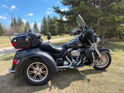 2012 HD triglide trike. Excellent condition only 52250kms. Regularly maintaining at After Dark Highw...