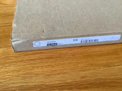Brand new in box Veddinge drawer front dimensions 76x38 cm (30x15 "). Pick up in East Hill or I can...