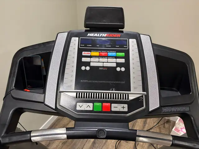 Treadmill (HealthRider H70e) in Exercise Equipment in Markham / York Region - Image 2
