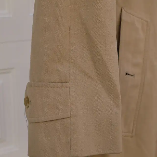 Burberrys Mens Trench Coat Beige Size Small in Men's in City of Toronto - Image 6