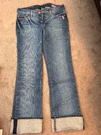 Ladies Volcom jeans never worn