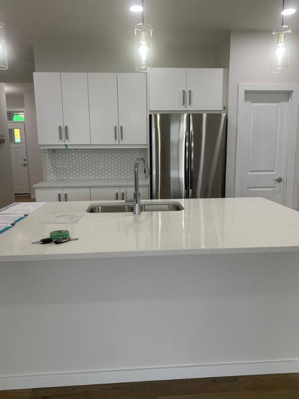 2400SQFT 5 BEDROOMS BRAND NEW HOUSE FOR RENT IN EDMONTON NW Long Term