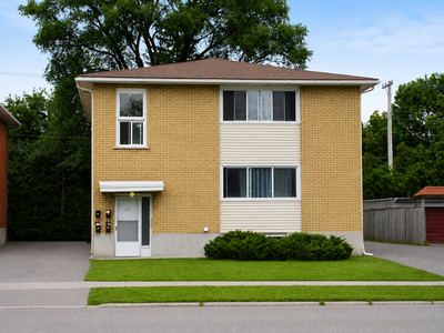 Two bedroom with a den, faces west, oak kitchen, 4 appliances, carpeted, mature trees, quiet yard, w...