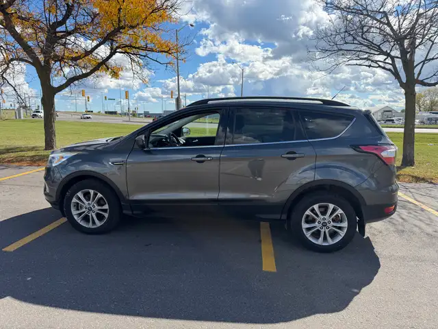  For Sale – 2017 Ford Escape
