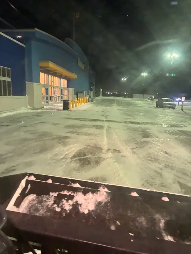 Commercial Snow Clearing/Removal559277756436326403