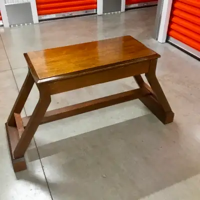A good place to sit and put you’re shoes on. A hard to find piano/organ duet bench. This is in very...