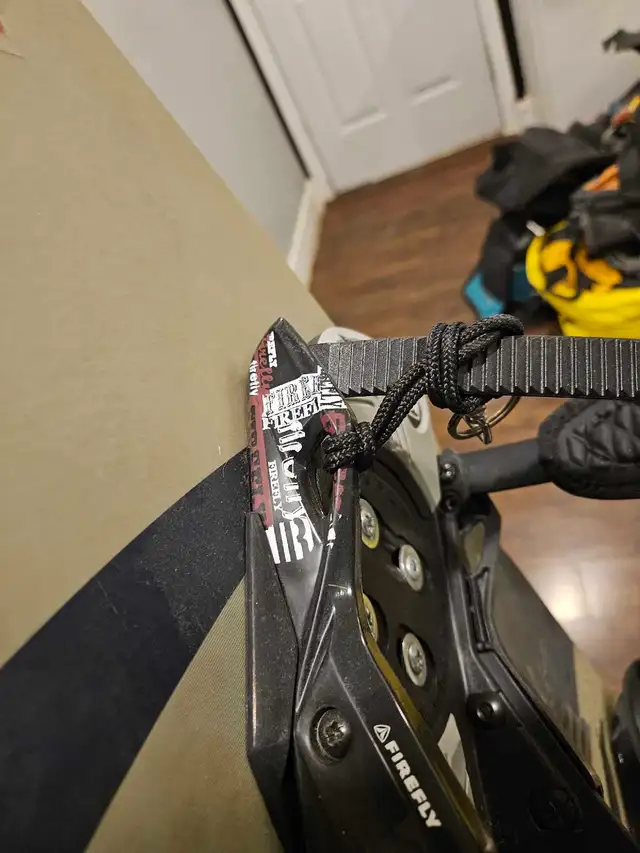 Snowboard and bindings in Snowboard in Delta/Surrey/Langley - Image 6