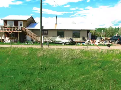 I live 3 miles south east of the Lethbridge airport on my acreage. all utilities are included except...
