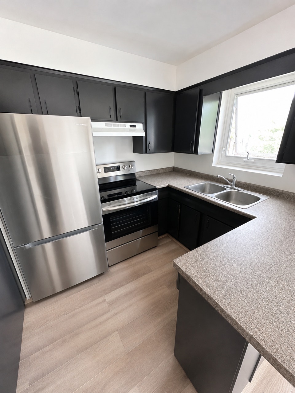 Townhouse for Rent - Harrow, Ontario 3