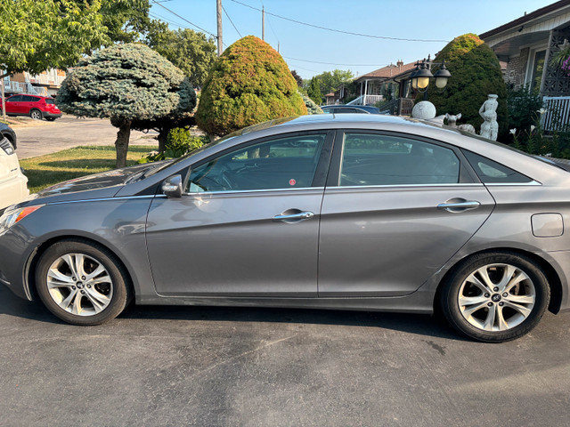 Hyundai Sonata 2011 in Cars & Trucks in City of Toronto - Image 2