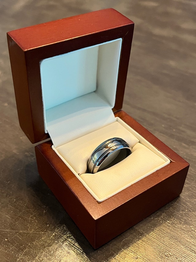 Men’s wedding band Jewellery & Watches Edmonton Kijiji