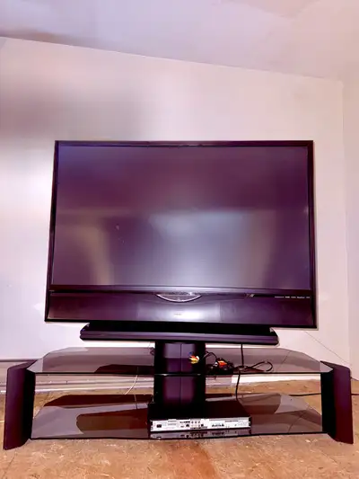 JVC TV 50in, View more