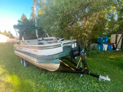 2001, 20 foot Crestliner pontoon boat, 2018, 90 hp Evinrude ETEC, only about 150 hours on it, tandem...