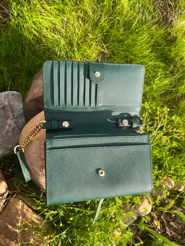 MK Jet Set Travel Emerald Green Leather LG Phone Crossbody Bag in Women's - Bags & Wallets in Edmonton - Image 10