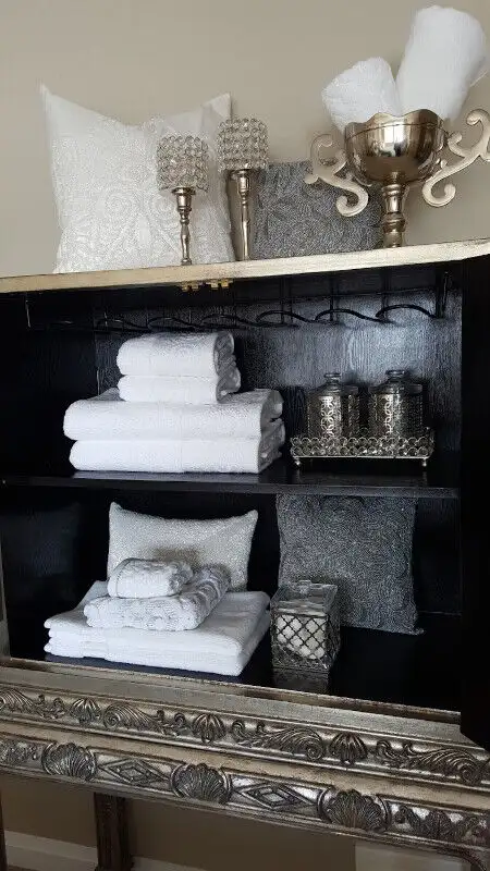 SILVER LEAF DOOR CABINET in Home Décor & Accents in Edmonton - Image 6